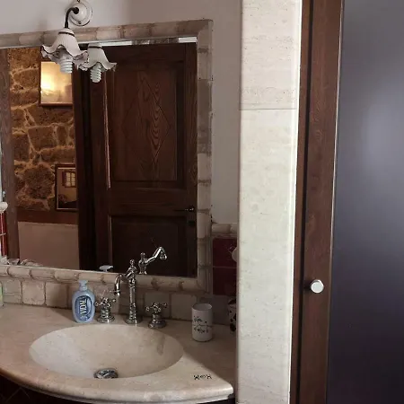 La Casa Ecchjia. La Casa Vecchia.