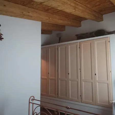 La Casa Ecchjia. La Casa Vecchia. דירה Telti