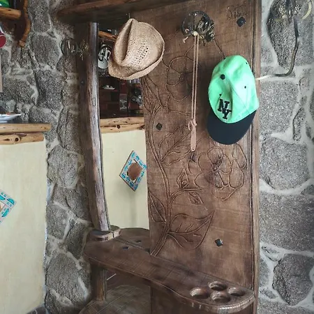 La Casa Ecchjia. La Casa Vecchia. Telti